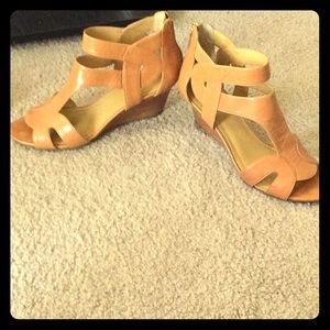 Wedge camel sandal